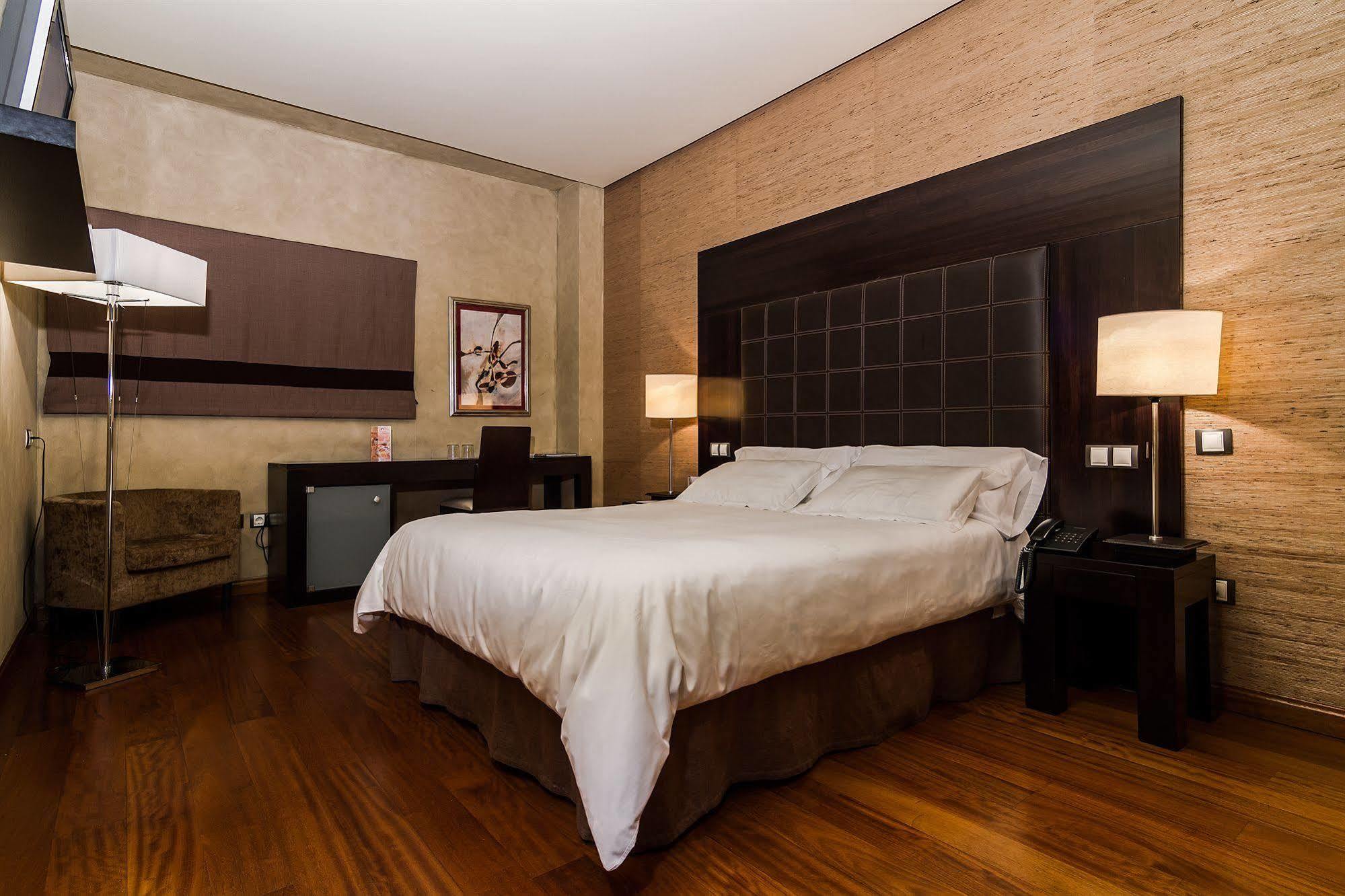 Hotel & Spa La Salve Торріхос Екстер'єр фото